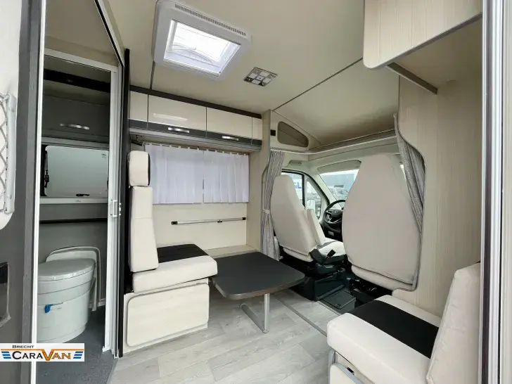 Fahrzeugbild Across Car Aero 689 CDH barrierefrei im Bestellvorlauf #6