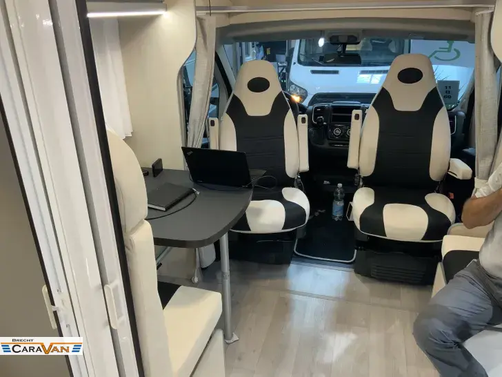 Fahrzeugbild Across Car Aero 689 CDH barrierefrei im Bestellvorlauf #9