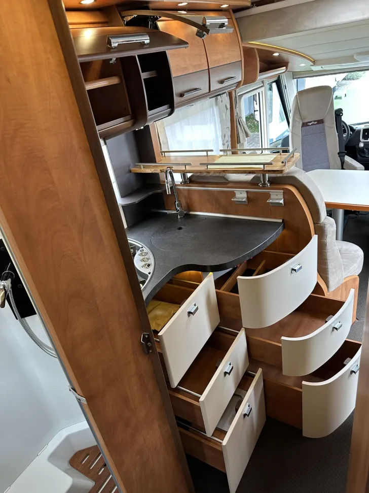 Fahrzeugbild Carthago c-tourer I I 150 Dachklimaanlage/automatisch SAT #16