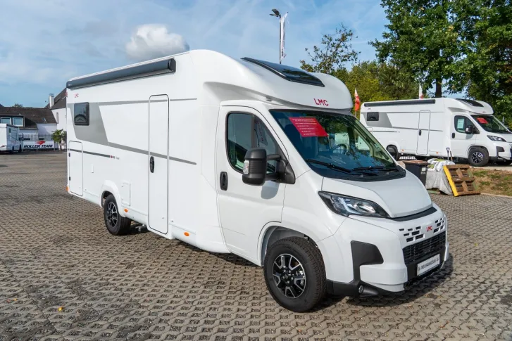Fahrzeugbild LMC Tracer 730 EL *Mj.26*Hubbett*Einzelb.*FIAT #2