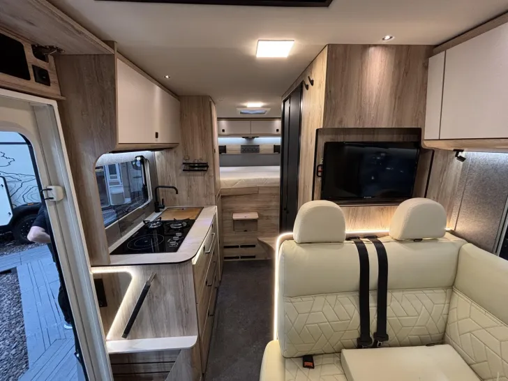 Fahrzeugbild Eura Mobil Xtura XT 656 HB MESSENEUHEIT #8