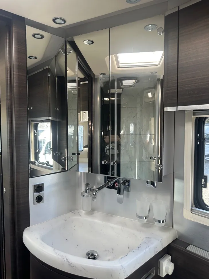 Fahrzeugbild Concorde Charisma 860 LI #28