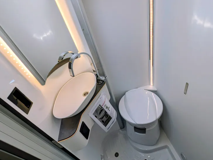 Fahrzeugbild Pössl Summit SHINE 600 L Elegance Sie sparen 3.537,-€! #12