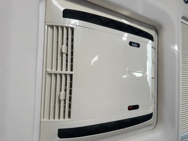 Fahrzeugbild Concorde Charisma 860 LI #23