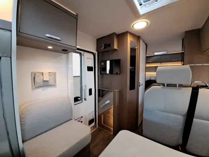 Fahrzeugbild Carado T 328 Pro+, LTE, TV, Solar, 3. Bett #12