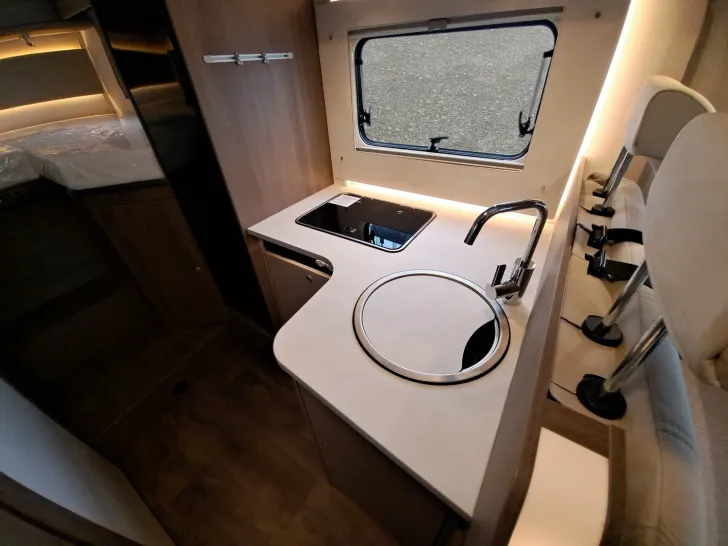 Fahrzeugbild Carado T 328 Pro+, LTE, TV, Solar, 3. Bett #17