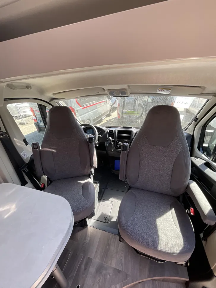Fahrzeugbild Carado pro CV 600 AHK, Solar, Dieselheizung, Automatik #11