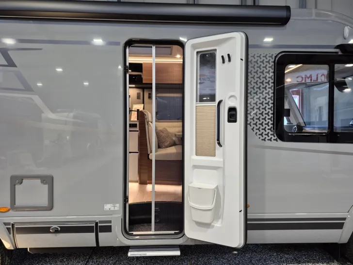 Fahrzeugbild Hymer B-Klasse MC I 680 /Arktis+Autarkie-Pkt/Dachklima #12