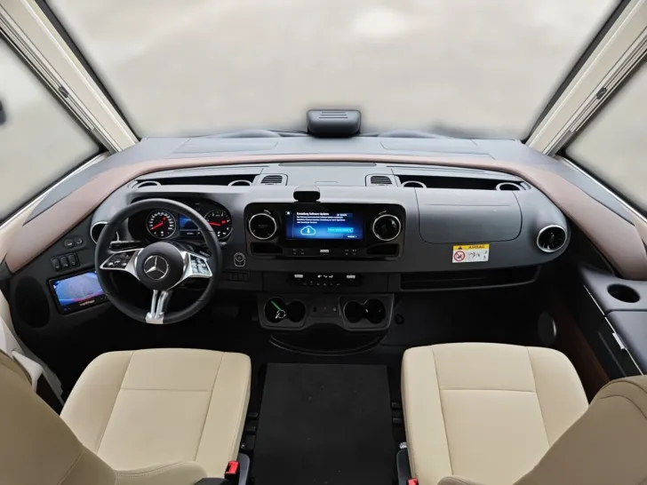 Fahrzeugbild Carthago chic c-line I 4.9 LE Mercedes #10