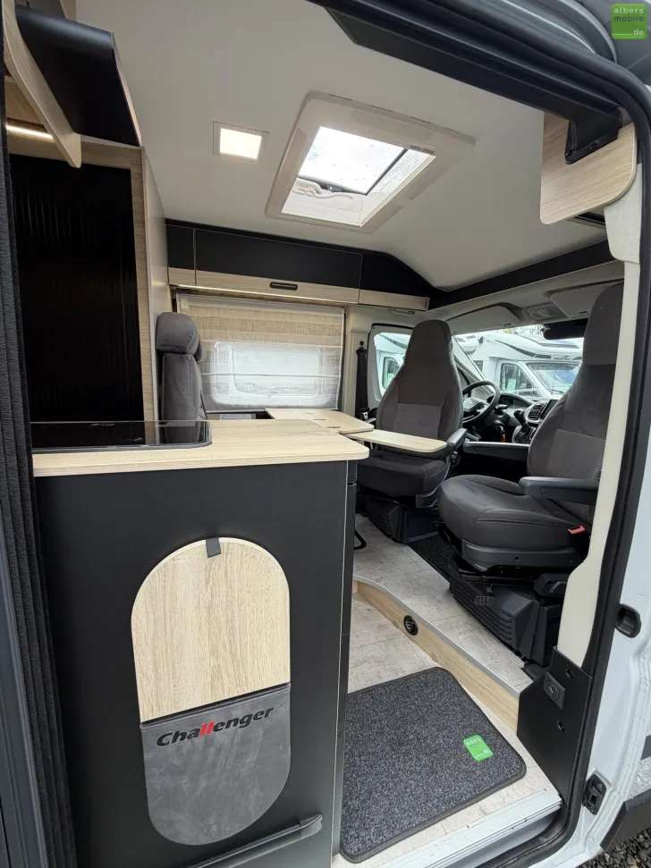 Fahrzeugbild Challenger Van Sport Edition V114 Arctic Safety Solar 2027 #8