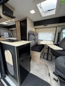Fahrzeugbild Challenger Van Sport Edition V114 Arctic Safety Solar 2027 #9