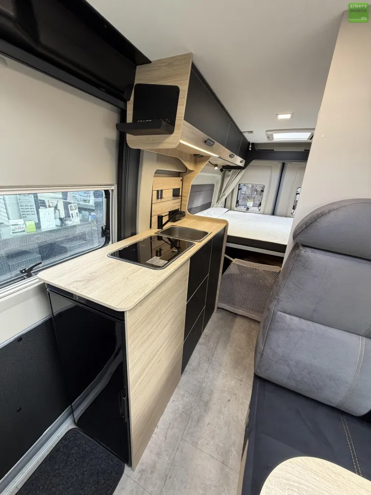 Fahrzeugbild Challenger Van Sport Edition V114 Arctic Safety Solar 2027 #14