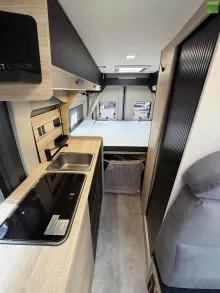 Fahrzeugbild Challenger Van Sport Edition V114 Arctic Safety Solar 2027 #17