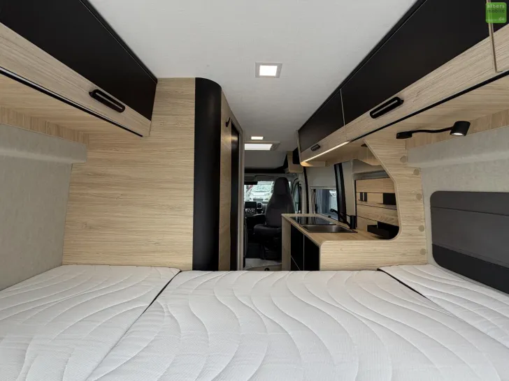 Fahrzeugbild Challenger Van Sport Edition V114 Arctic Safety Solar 2027 #25