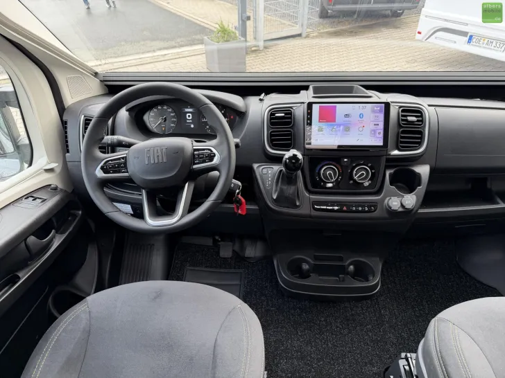 Fahrzeugbild Challenger Van Sport Edition V114 Arctic Safety Solar 2027 #31
