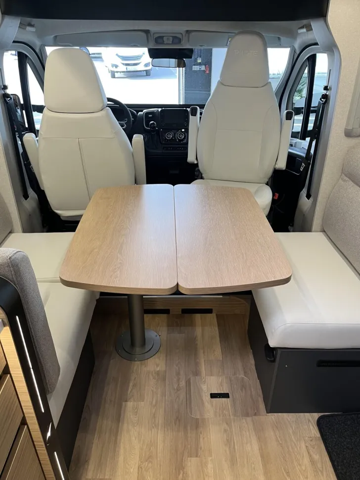 Fahrzeugbild Pilote Pacific Evidence P740FGJ #24