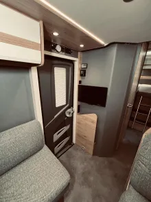 Fahrzeugbild Dethleffs Just Camp T 6812 EB Solar, Sat, TV, Hubbett #9