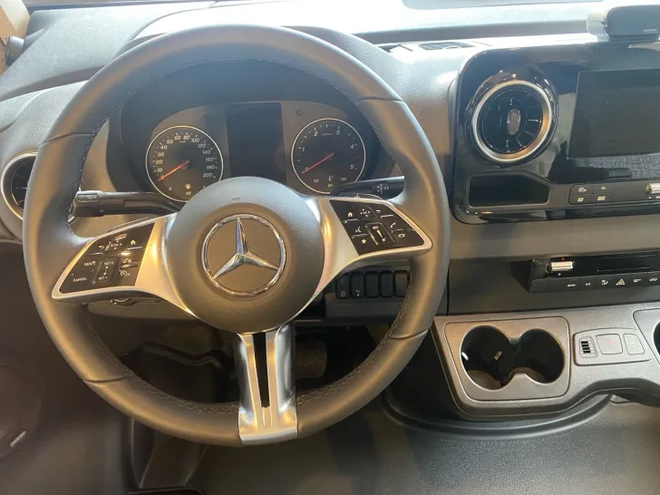 Fahrzeugbild Hymer B-Klasse MC I 580 Bugstauschränke, kein Hubbett #8