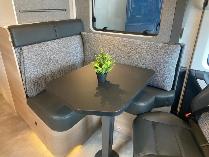Fahrzeugbild Hymer B-Klasse MC I 580 Bugstauschränke, kein Hubbett #12