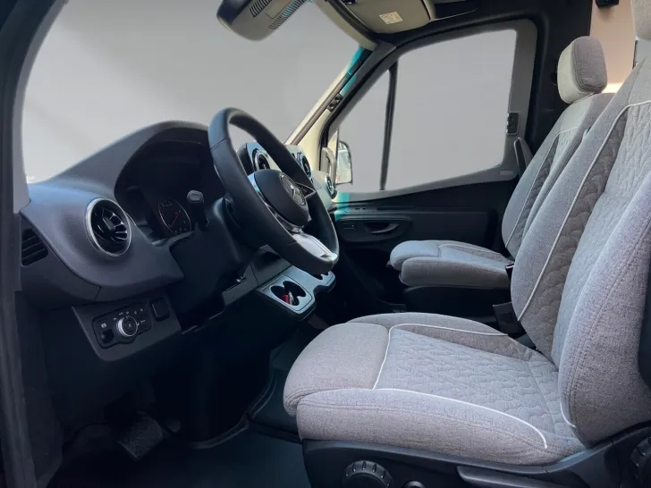 Fahrzeugbild Malibu Genius 641 LE 4x4 Black Edition Mercedes (628) #10