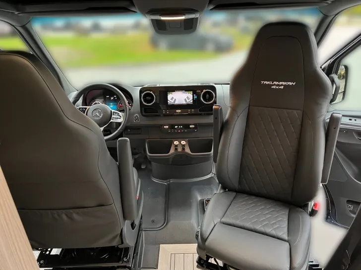 Fahrzeugbild Mercedes-Benz Sprinter Taklamakan 4x4 TAKLAMAKAN 4x4 #11