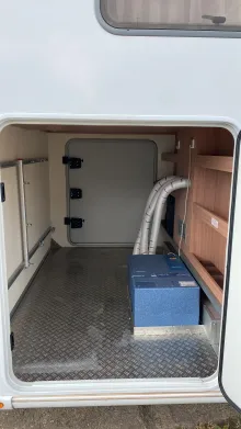 Heckgarage Knaus Sky i 700 LEG