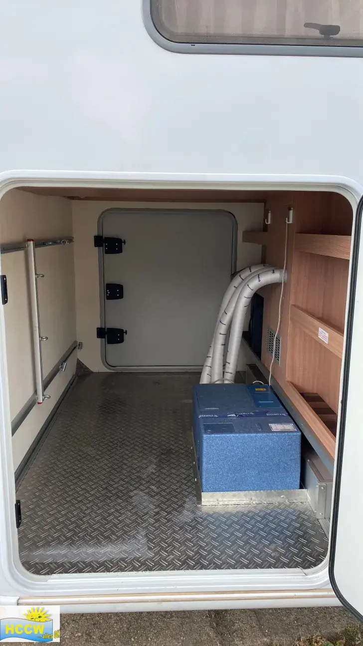 Heckgarage Knaus Sky i 700 LEG