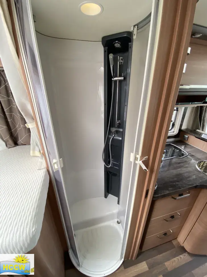 Dusche Knaus Sky i 700 LEG