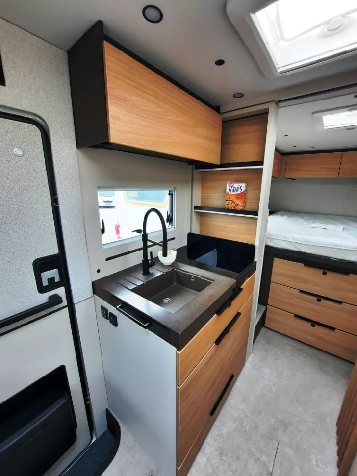 Fahrzeugbild Bürstner Signature SFT 7.4 Verfüg./Sparen Sie 9.888,- € #12