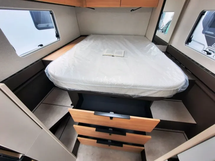 Fahrzeugbild Bürstner Signature SFT 7.4 Verfüg./Sparen Sie 9.888,- € #19