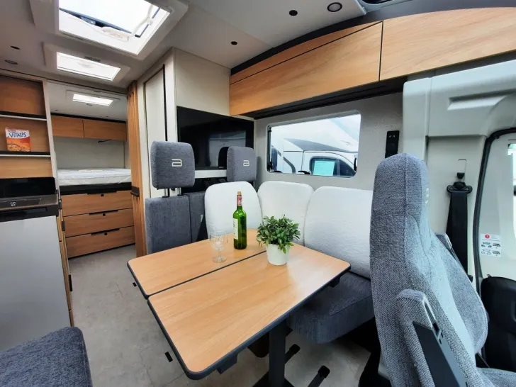 Fahrzeugbild Bürstner Signature SFT 7.4 Verfüg./Sparen Sie 9.888,- € #7