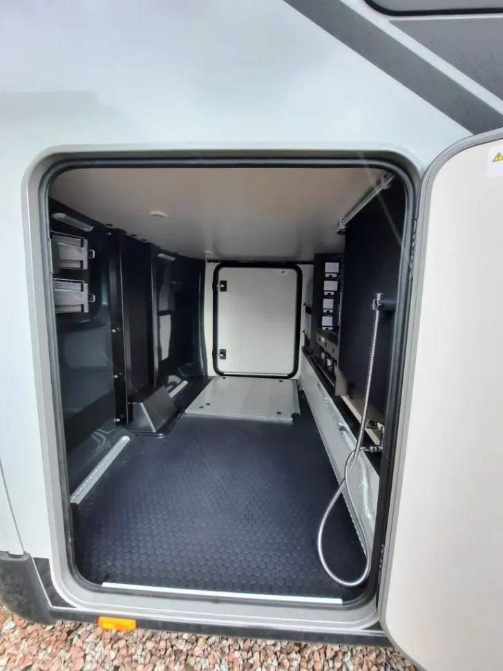 Fahrzeugbild Bürstner Signature SFT 7.4 Verfüg./Sparen Sie 9.888,- € #21