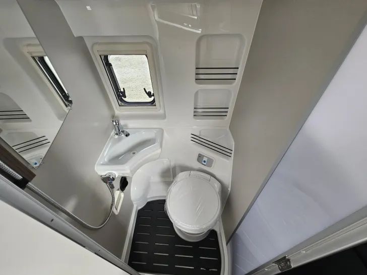 Fahrzeugbild Westfalia Columbus 540 D Premium Edition 140 PS Automatik #10