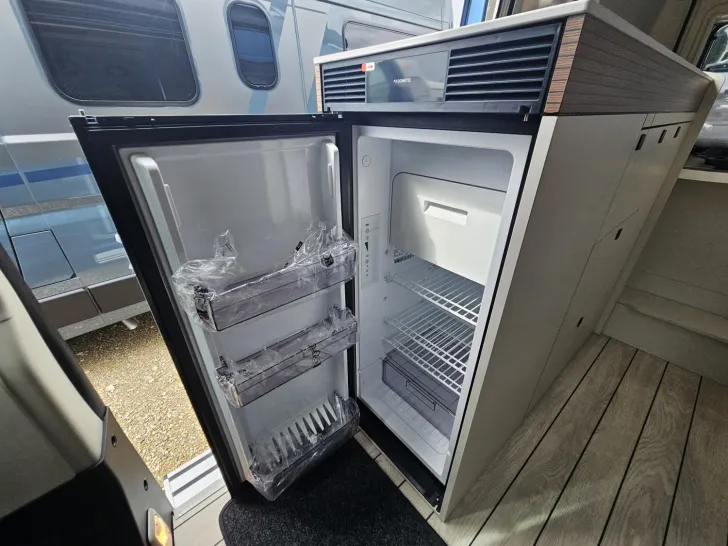 Fahrzeugbild Westfalia Columbus 540 D Premium Edition 140 PS Automatik #13