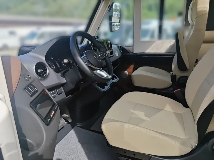 Fahrzeugbild Carthago chic c-line I 4.9 LE Mercedes #7