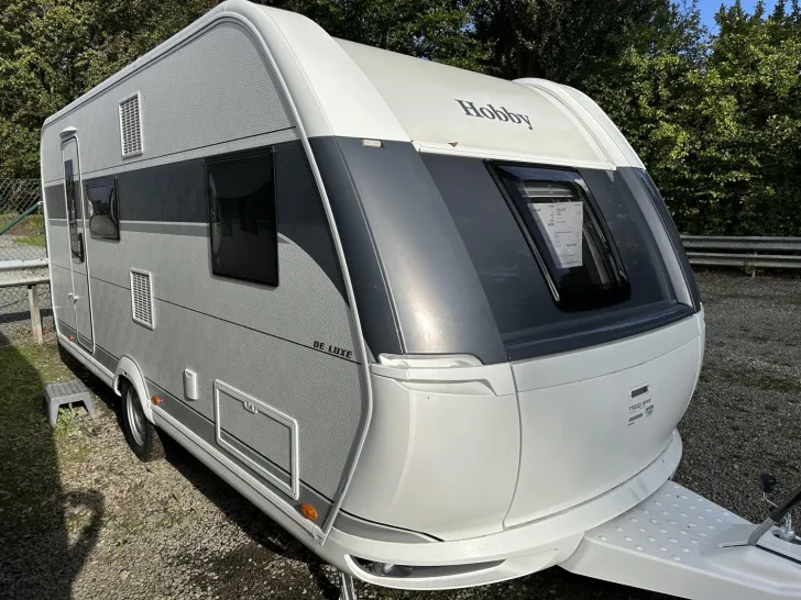 Fahrzeugbild Hobby De Luxe 490 KMF Modell 2026; 1800kg; #1