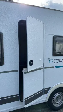 Tür Dethleffs c' joy 410 QL