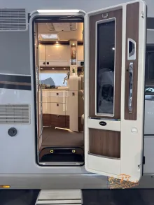 Fahrzeugbild Carthago chic e-line xl I I 61 LE Solar Lithium #10