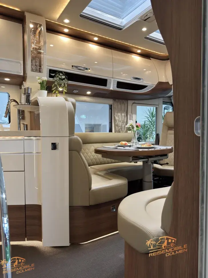 Fahrzeugbild Carthago chic e-line xl I I 61 LE Solar Lithium #11