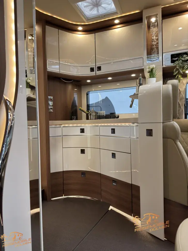 Fahrzeugbild Carthago chic e-line xl I I 61 LE Solar Lithium #12