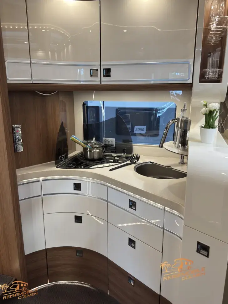 Fahrzeugbild Carthago chic e-line xl I I 61 LE Solar Lithium #19