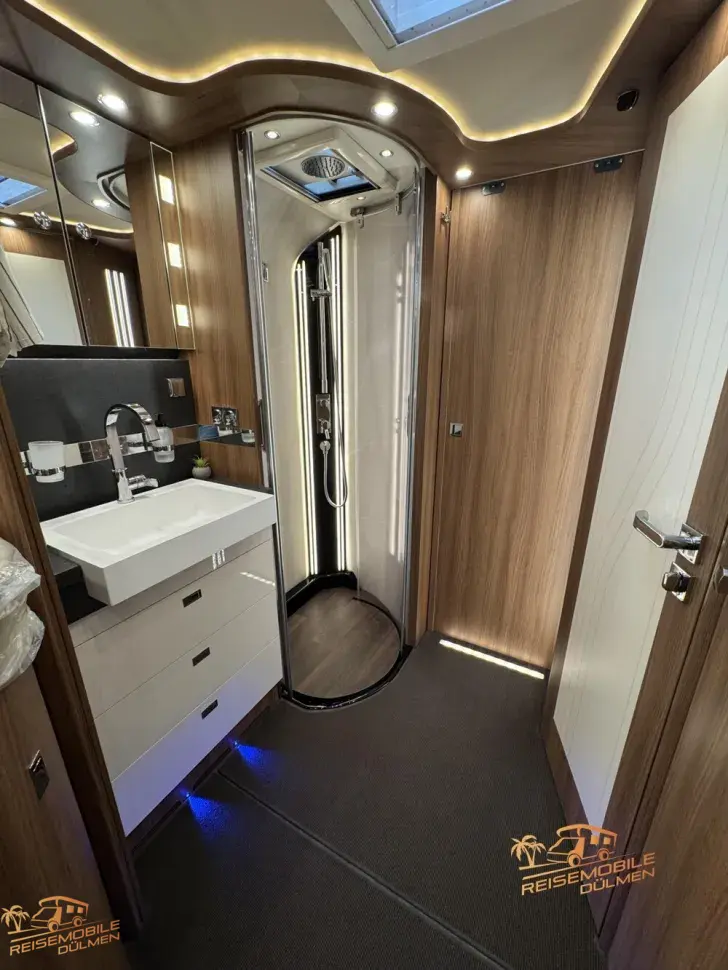 Fahrzeugbild Carthago chic e-line xl I I 61 LE Solar Lithium #27