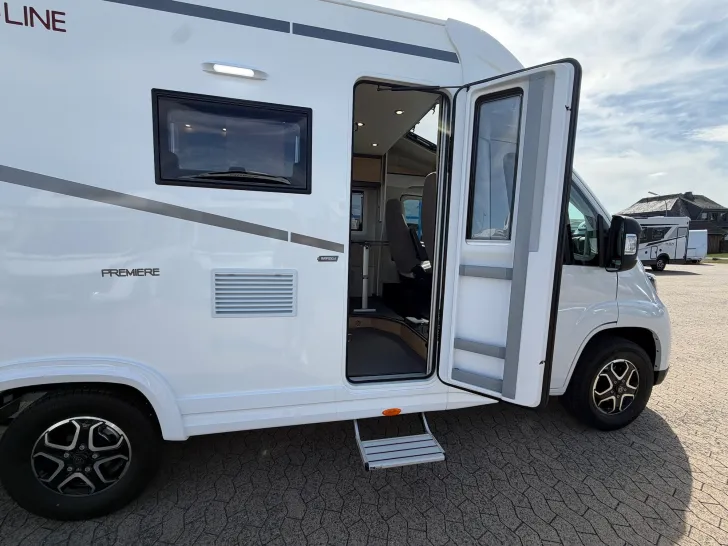 Fahrzeugbild GIOTTILINE Compact CX60 Premiere MJ27 - Super Kompakt #17