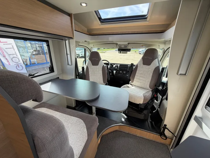 Fahrzeugbild GIOTTILINE Compact CX60 Premiere MJ27 - Super Kompakt #22