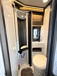 Fahrzeugbild Weinsberg CaraBus EDITION FIRE 540 MQ Rahmenfenster #11
