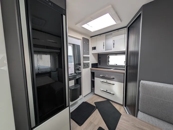 Fahrzeugbild Hobby Excellent 460 SL Sie sparen 1.730,- €! #9