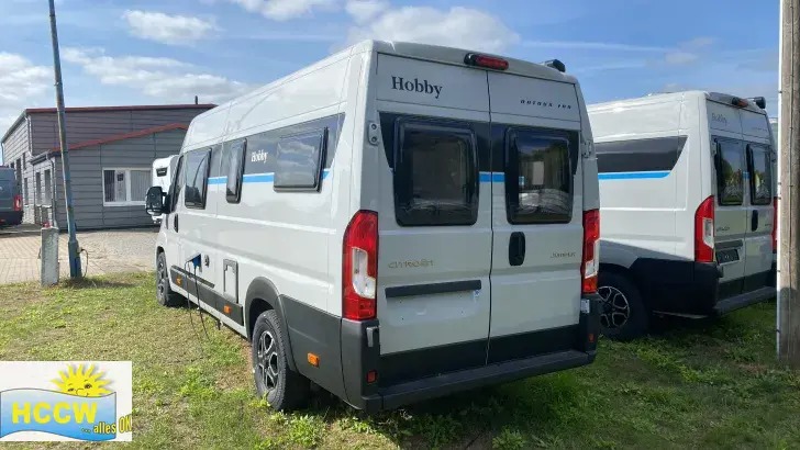 Schräg Hinten Hobby ONTOUR Van 640 ET Automatik