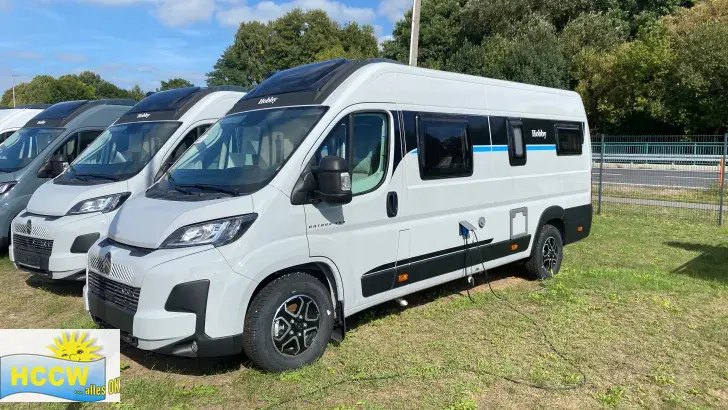 Schräg Vorne Hobby ONTOUR Van 640 ET Automatik