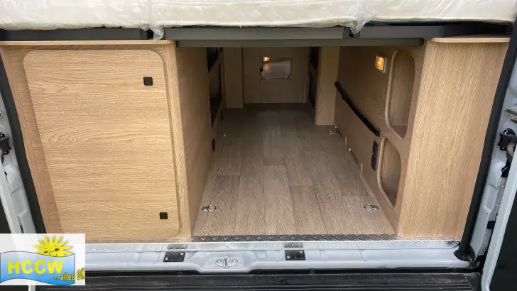 Heckgarage Hobby ONTOUR Van 640 ET Automatik
