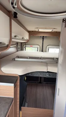 Sicht vorne-hinten Knaus BoxLife 600 ME sehr gepflegt